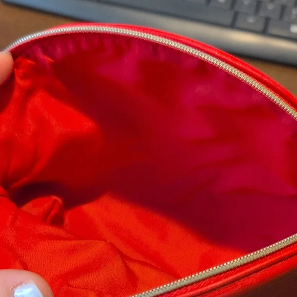 CHANEL Red Cosmetic Bag Luxurious Minimalist Design - Picture 4 of 8